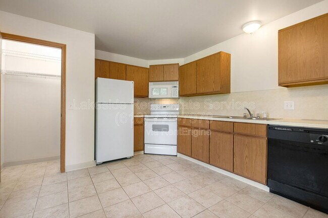 Building Photo - 2940 Earle Ave SW