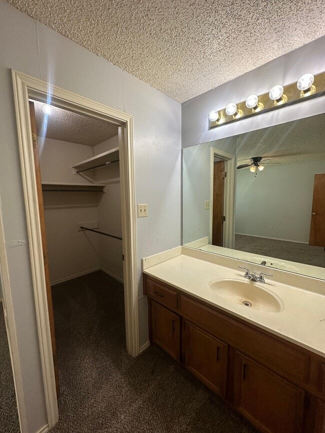 Building Photo - 5618 Brownfield Dr