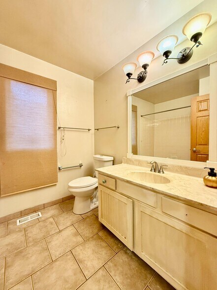 Building Photo - 1205 N Scarlet Ct