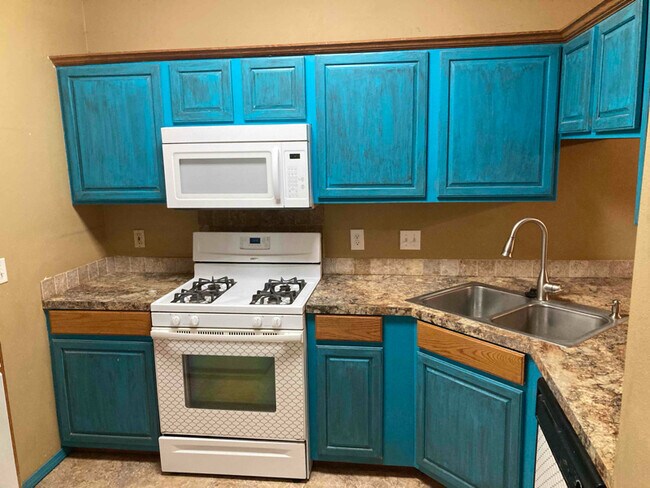 Building Photo - 605 Methodist Ave