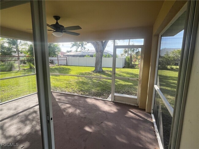 Building Photo - 2110 SE 8th Pl