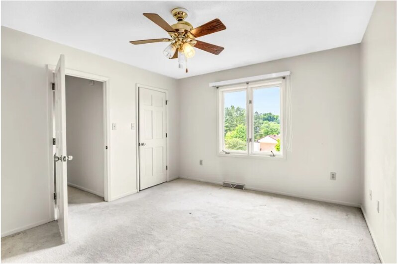 Building Photo - 1181 Pebble Dr