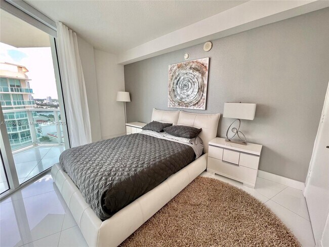 Building Photo - 200 Sunny Isles Blvd