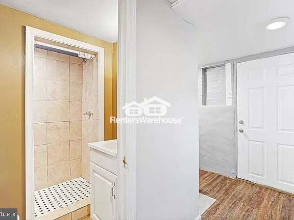 Building Photo - 2704 Wilkens Ave