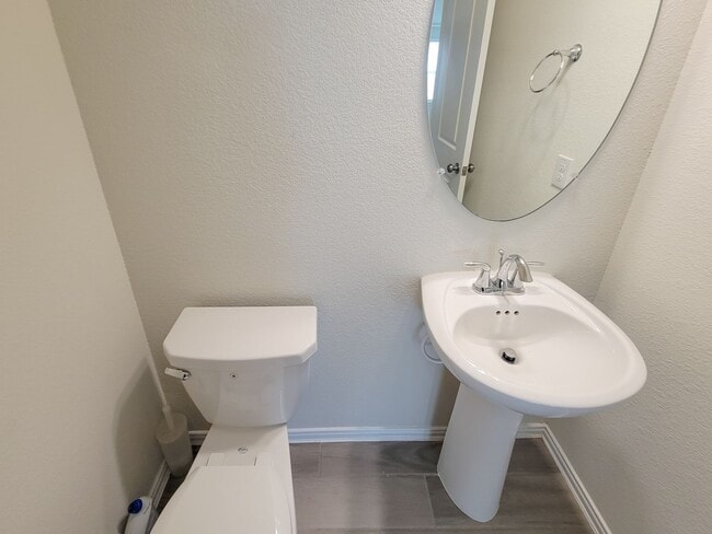 Building Photo - This thoughtfully designed home boasts 4 spacious bedrooms (2 down) and 3.5 baths, providing ampl...