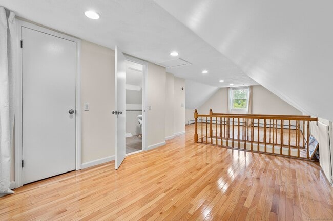 Building Photo - 4 Buttonball Trail