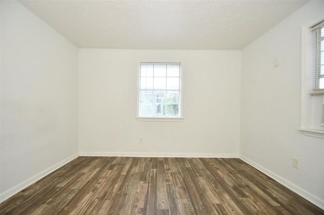 Building Photo - 4409 Hershe St