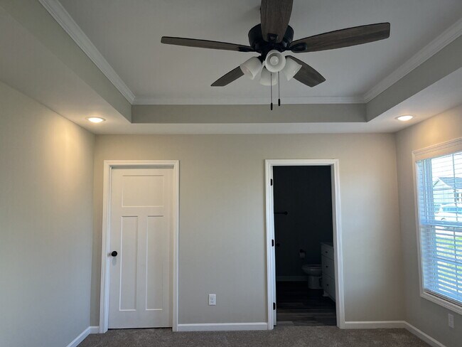 Building Photo - 109 Thacker Dr