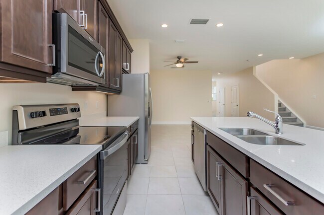 Building Photo - 1857 Spoonbill Ct