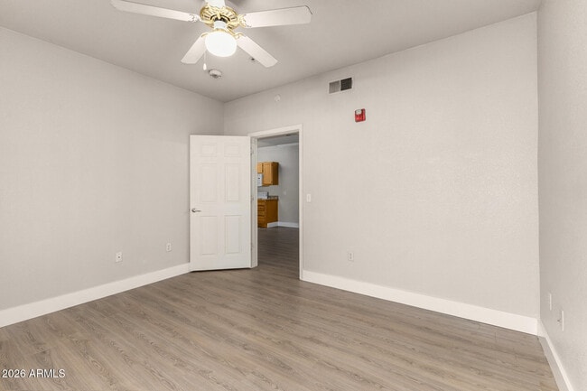 Building Photo - 5401 E Van Buren St