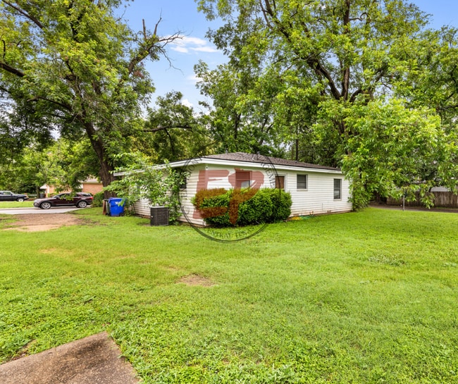 Building Photo - 600 Faulkner Ln