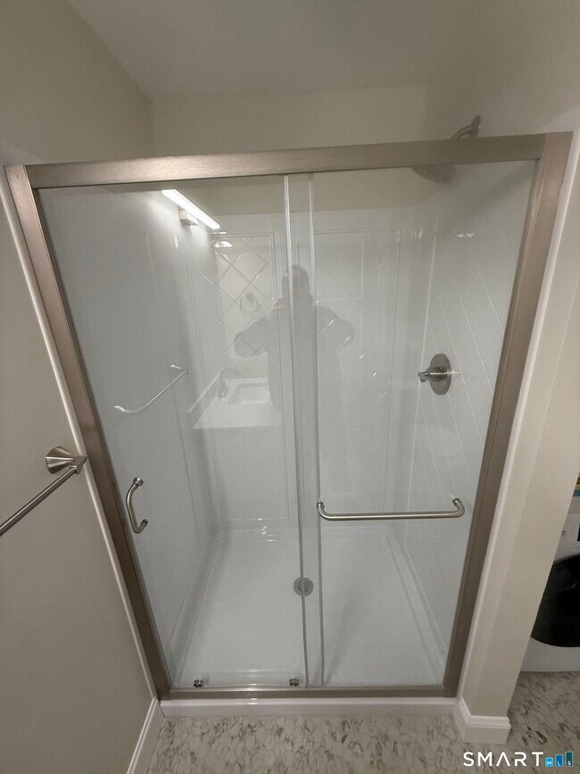 Building Photo - 8-10 S Broad St