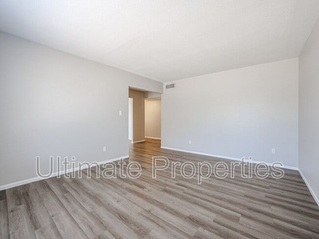 Building Photo - 5357 W Cholla St