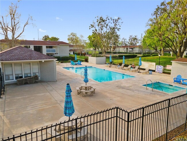 Swimming Pool, Jacuzzi, Club House - 26200 Redlands Blvd