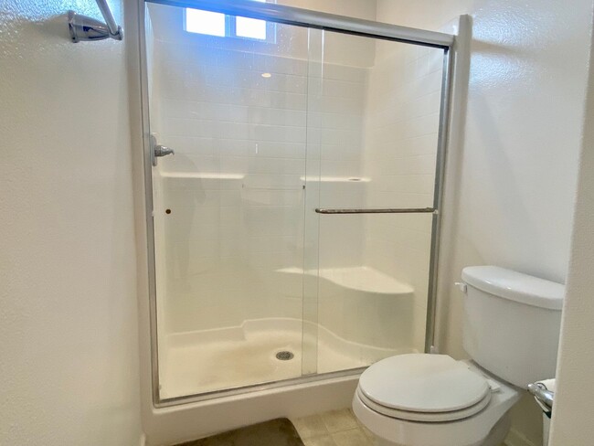 Building Photo - Modern Coastal Living – 2-Bed, 2.5-Bath Ho...