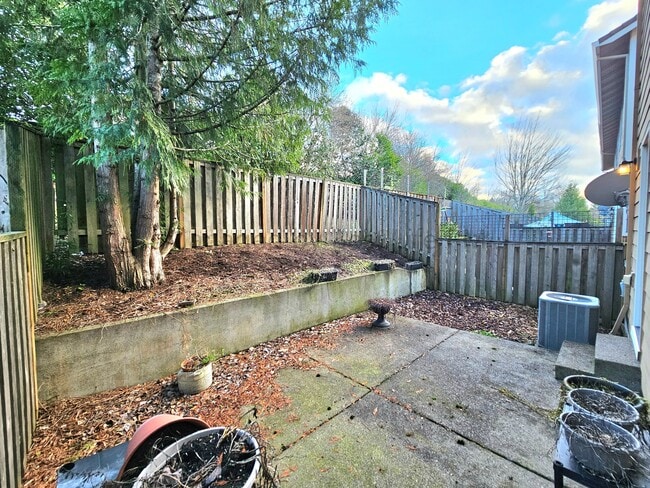 Building Photo - 9994 SE Old Town Ct