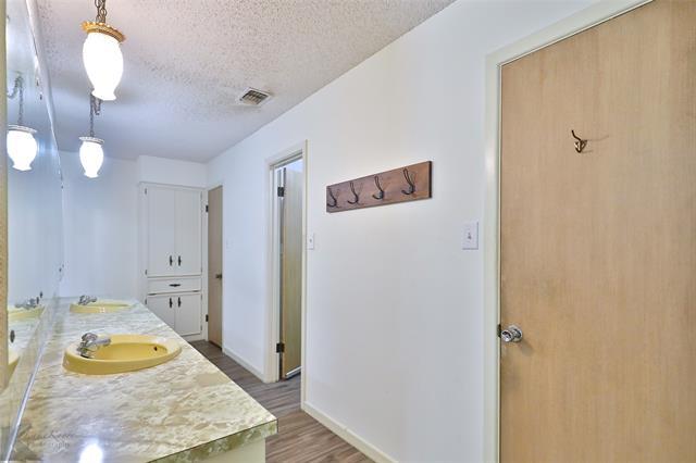 Building Photo - 2810 Arrowhead Dr