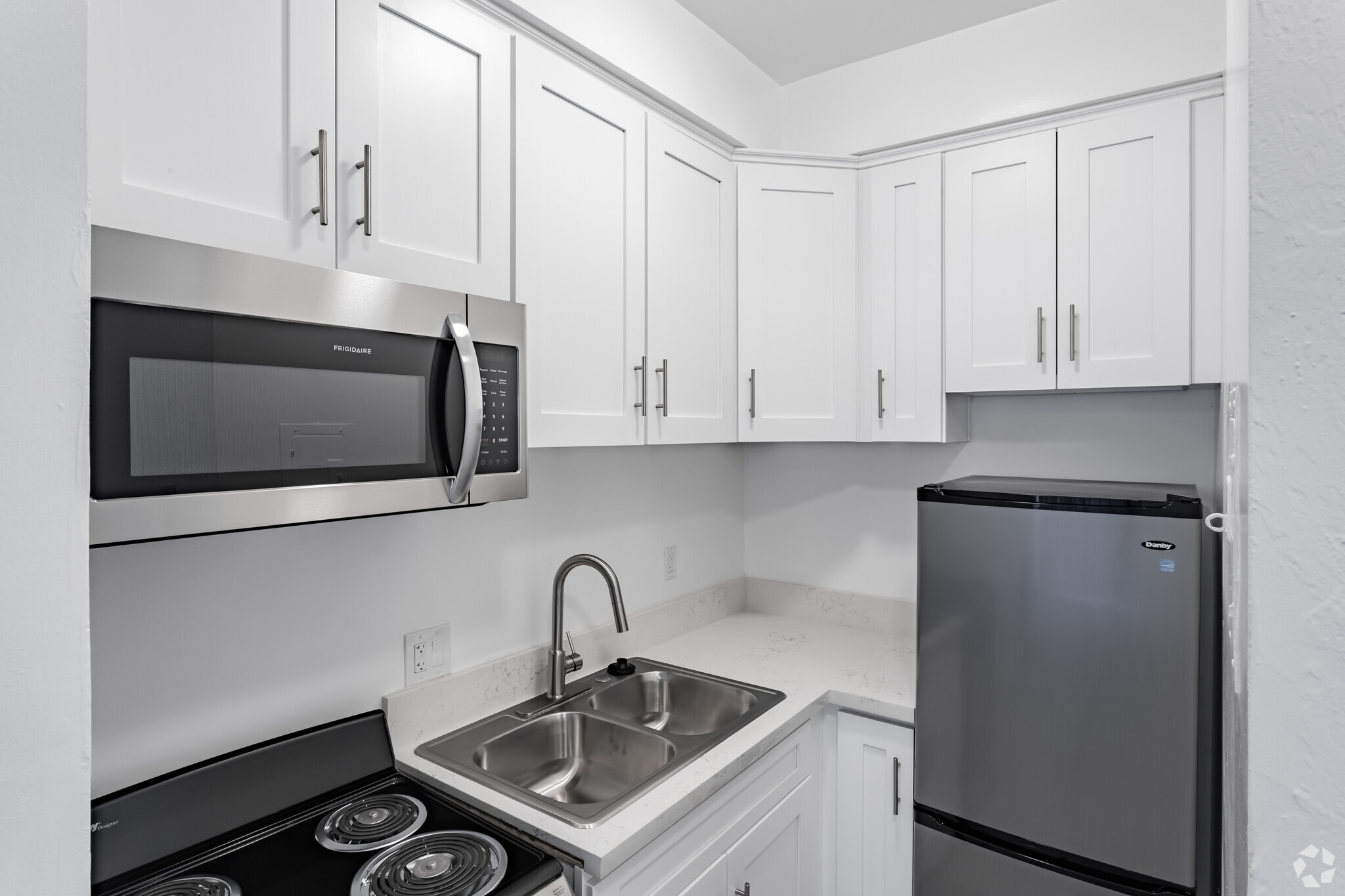 0BR, 1BA - 400 SF - 10905 Ohio Ave