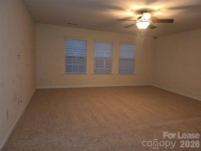 Building Photo - 5021 Kinross Ln
