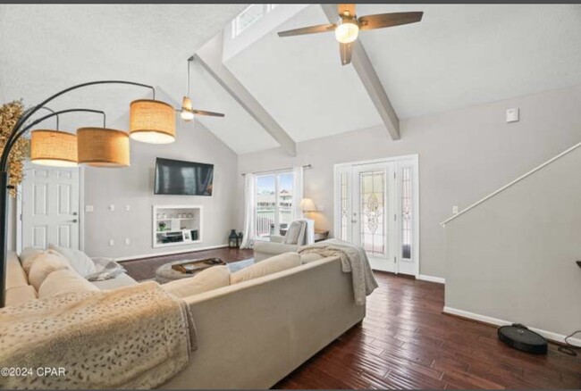 Building Photo - 302 Beacon Rd