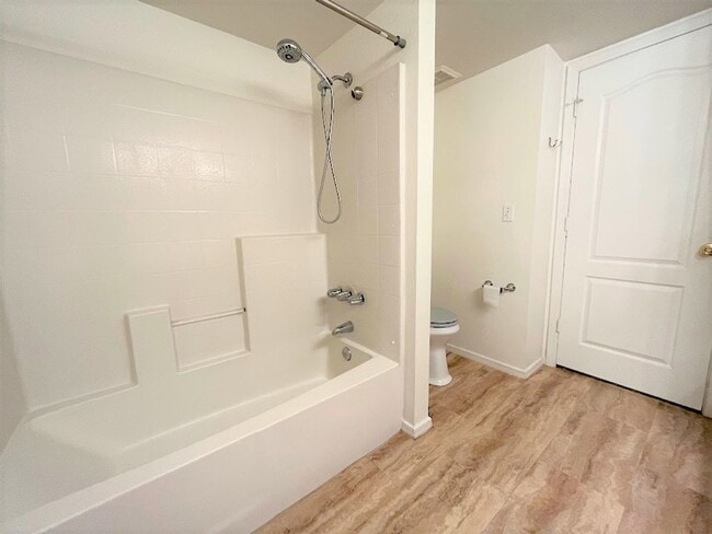 Building Photo - Two bdrm Townhome for RENT in Paradise Val...