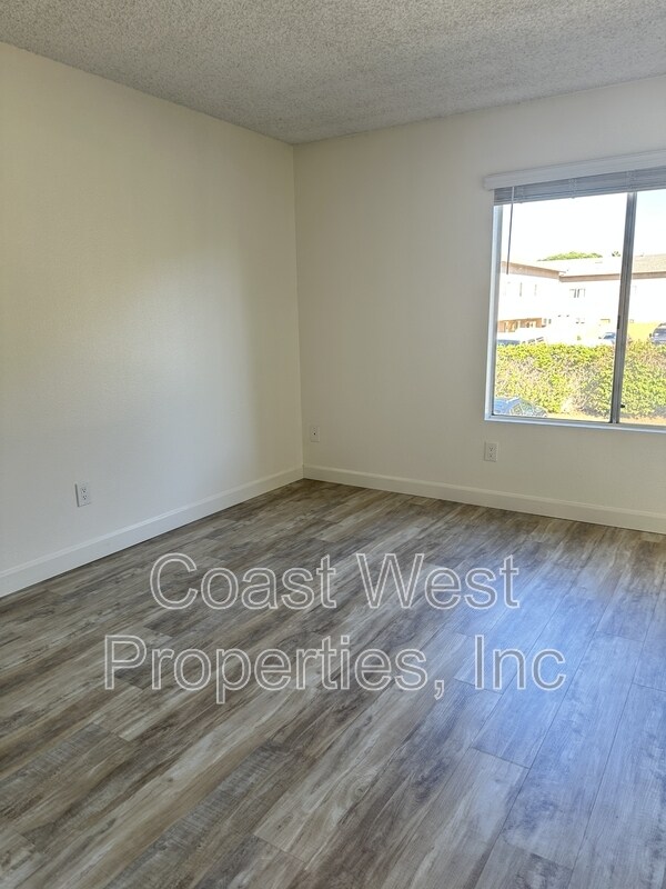 Building Photo - 3563 Roosevelt St