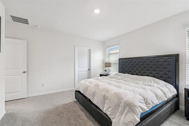 Building Photo - 5667 Chorleywood Ln