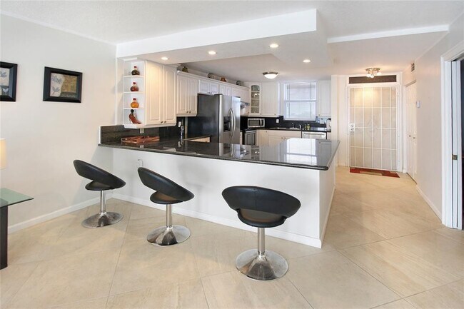 Building Photo - 3100 NE 49th St