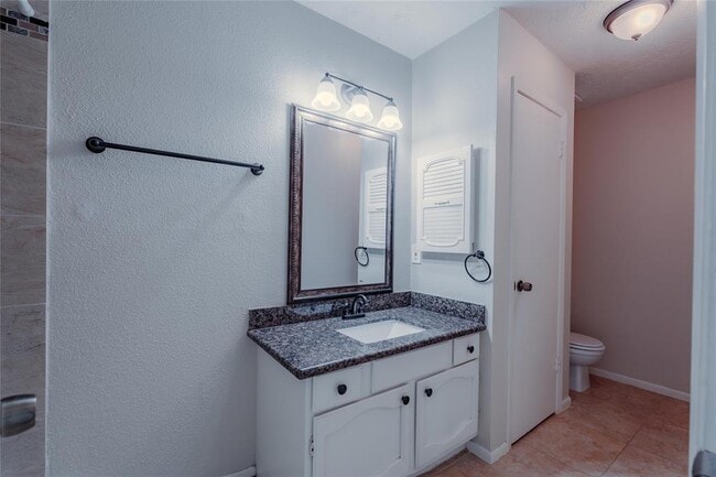 Building Photo - 4239 Southchase Ln