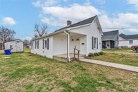 Building Photo - 1442 Magnolia St