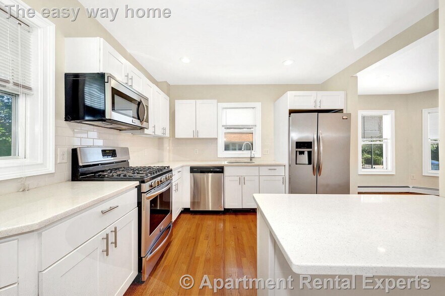 Building Photo - 9-11 Winter Hill Rd Unit #1