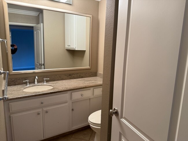 Building Photo - Los Gatos quality condo