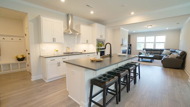 Building Photo - 329 Sparrow Rdg Dr