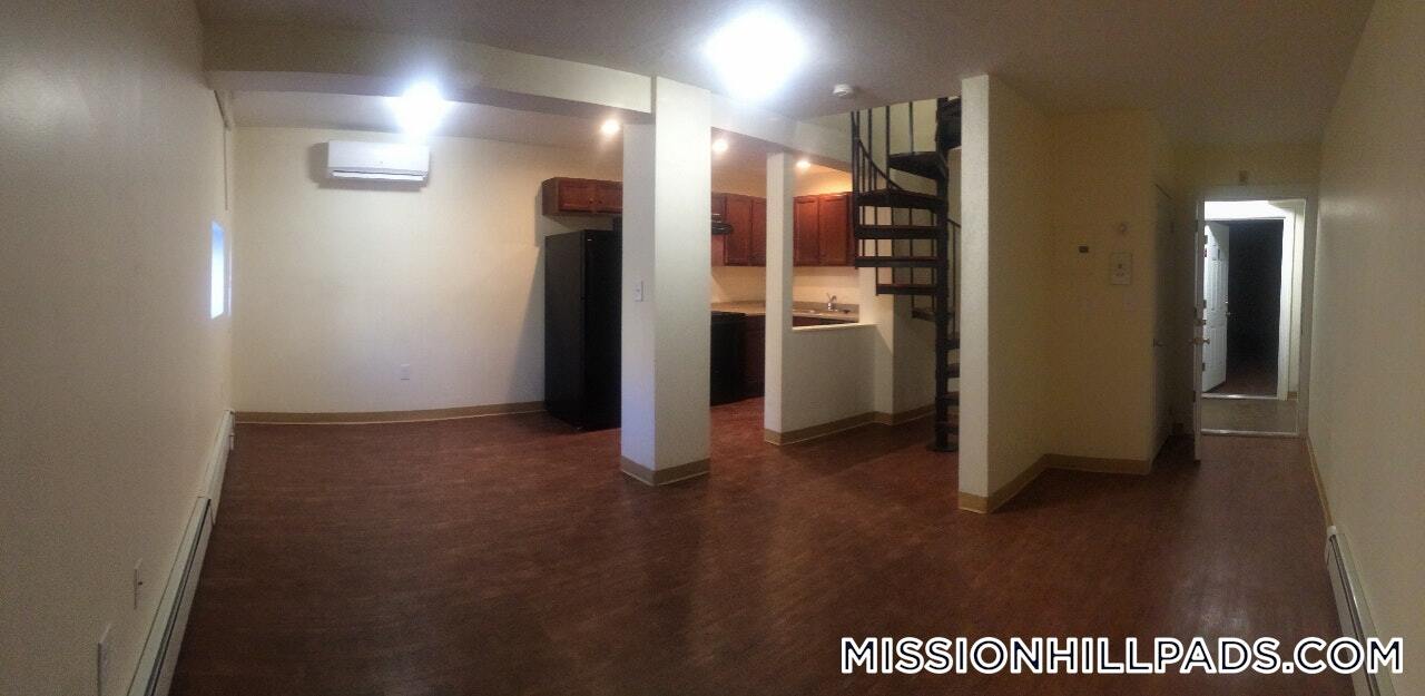 Building Photo - 13 Ruggles St