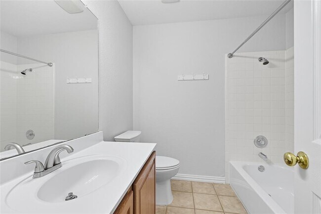 Building Photo - 117 Paige Bend