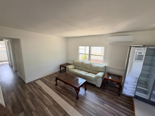 Building Photo - 2545 Park Dr