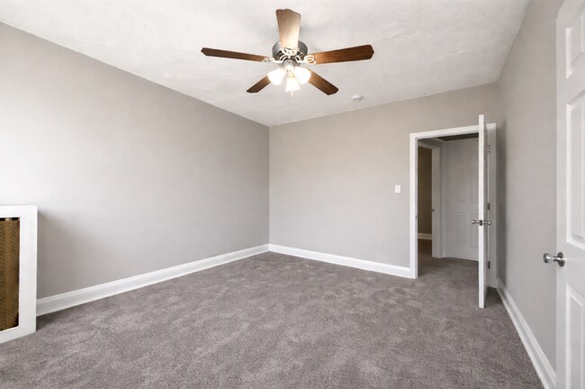 Building Photo - 1215 N Ellwood Ave