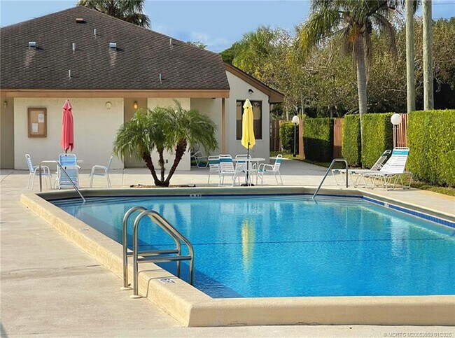 Building Photo - 950 S Kanner Hwy