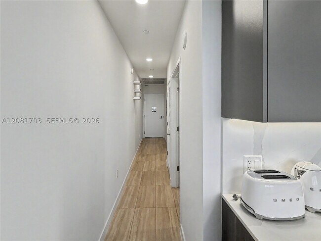 Building Photo - 580 72nd St