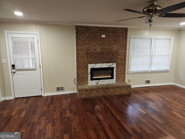 Building Photo - 5170 Lost Dutchman Dr