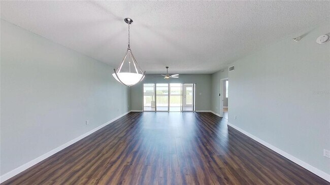 Building Photo - 6495 Shoreline Dr