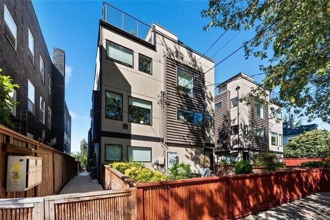 Primary Photo - 2Bd/1.75Ba Seattle Townhouse