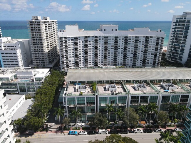 Building Photo - 6000 Collins Ave