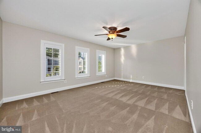 Building Photo - 563 Gramercy Ln