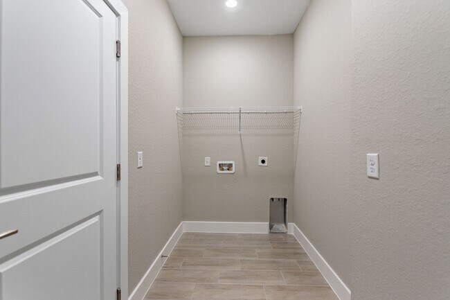 Building Photo - Deposit-Free! Modern, energy efficient hom...