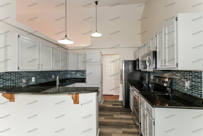 Building Photo - 2435 Bluejay Way Ct