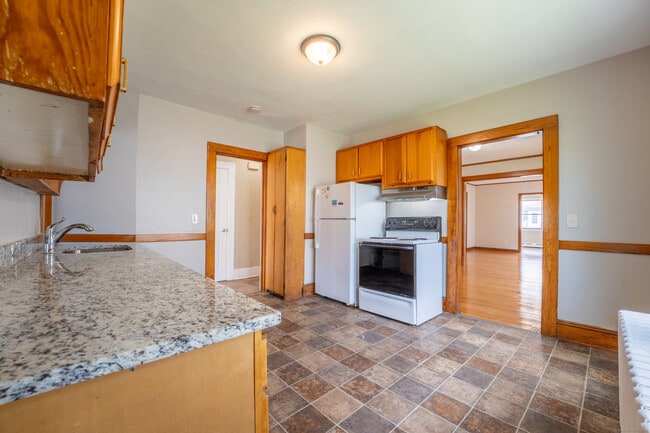 Building Photo - 45 Boulanger Ave
