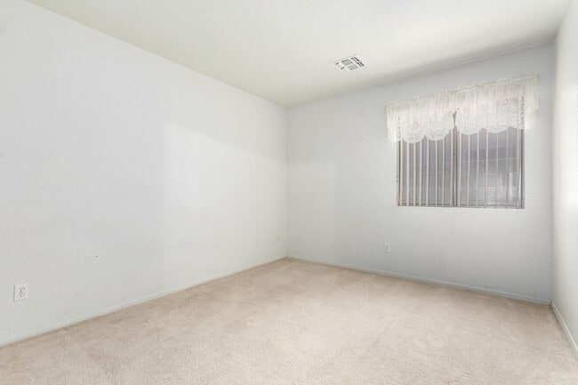 Building Photo - 1116 S 53rd St
