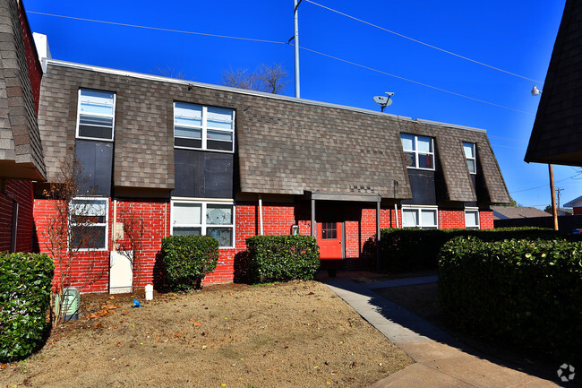 Primary Photo - Huntington Creek Apartments