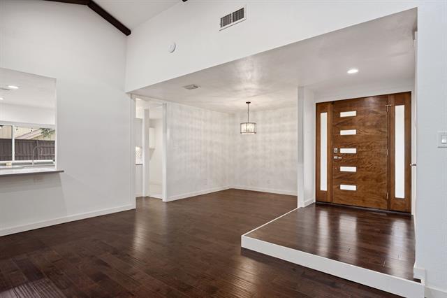 Building Photo - 15751 Mapleview Cir